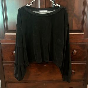 Project Social T, long sleeve velvet puff sleeve